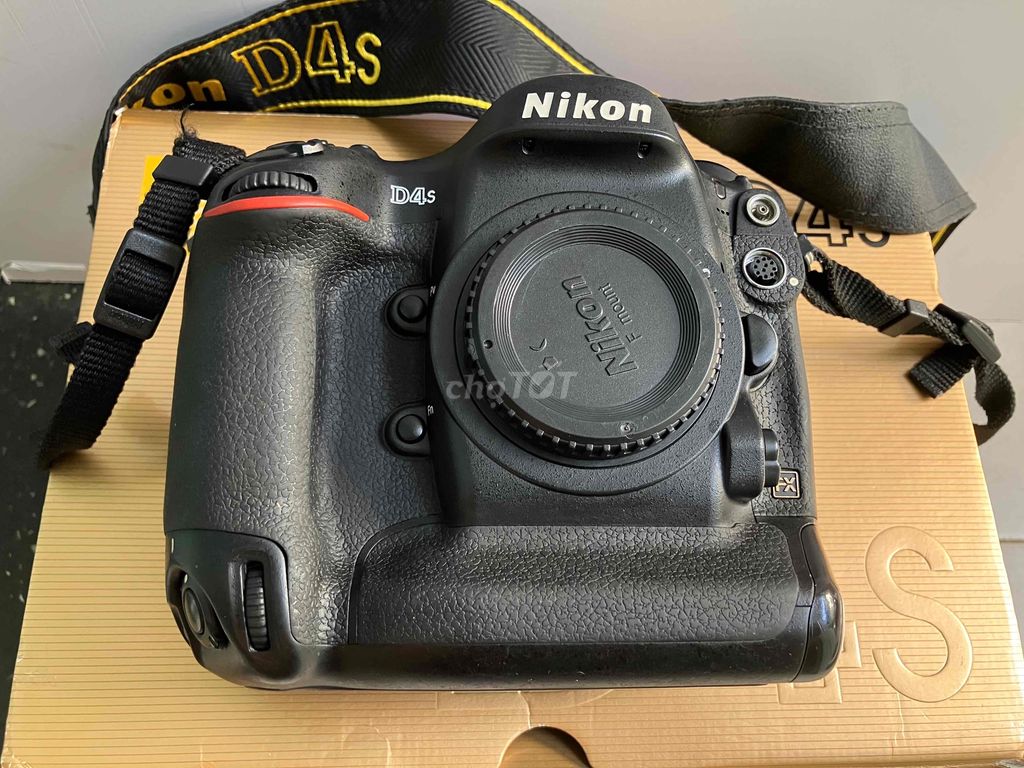 Nikon d4s full box