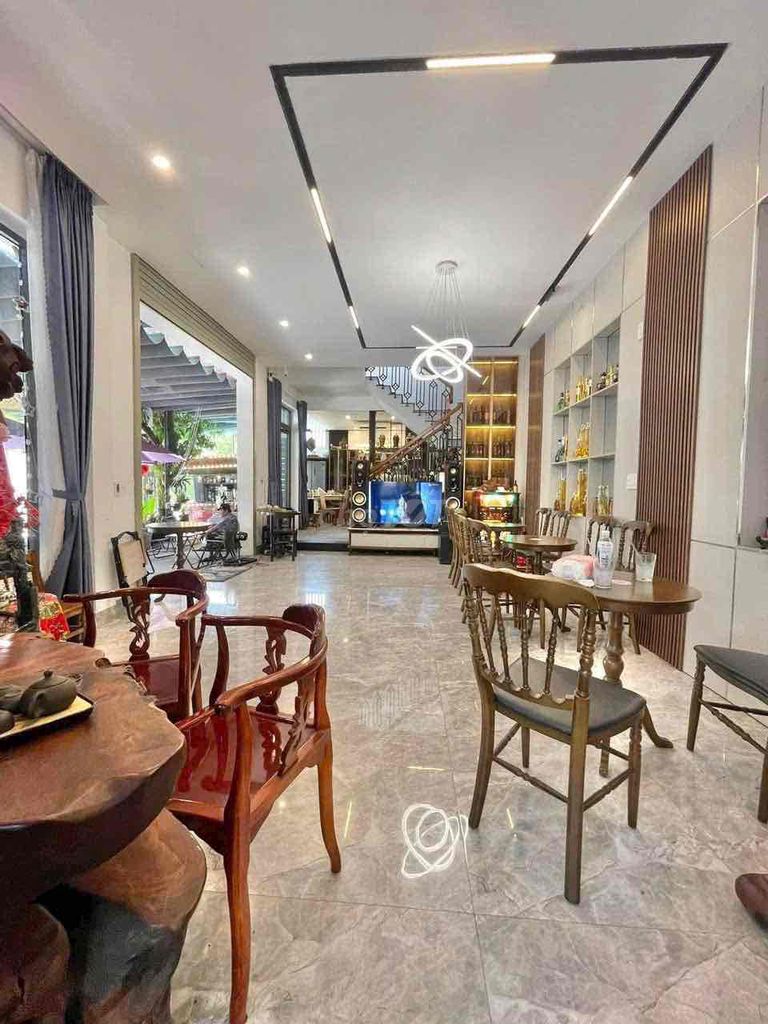 Chào bán siêu phẩm góc 2MT Nguyễn Xí đang KD cafe