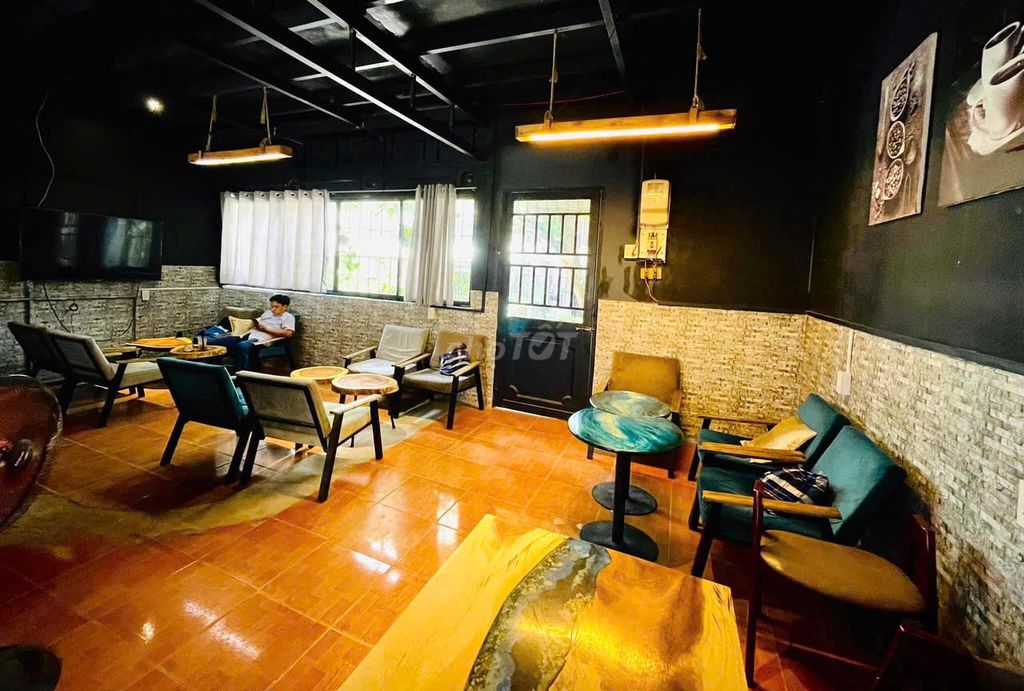 Sang quán cafe văn phòng, máy lạnh 180t, gần khu sinh vien, DH cần thơ