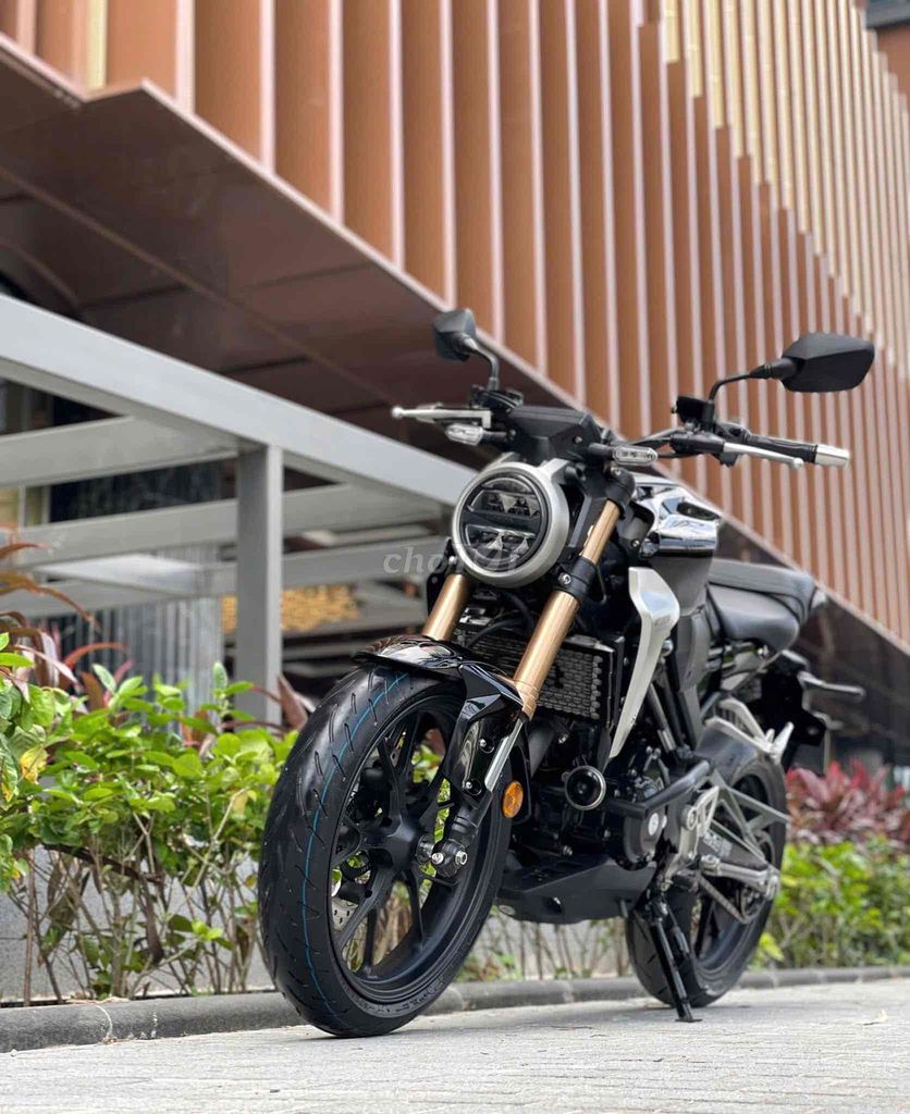 Honda CB 300R 2022. Mua bán Xe máy tại Quận Cầu Giấy Hà Nội được đăng bởi Tuấn Việt Motor hình 2
