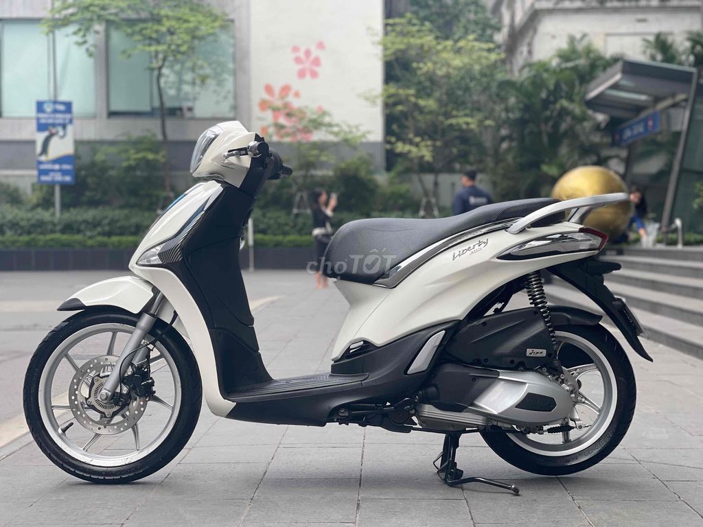 Piaggio Liberty 125 ABS Iget 2017 Trắng. Mua bán Xe máy tại Quận Cầu Giấy Hà Nội được đăng bởi Anh Khoa hình 4
