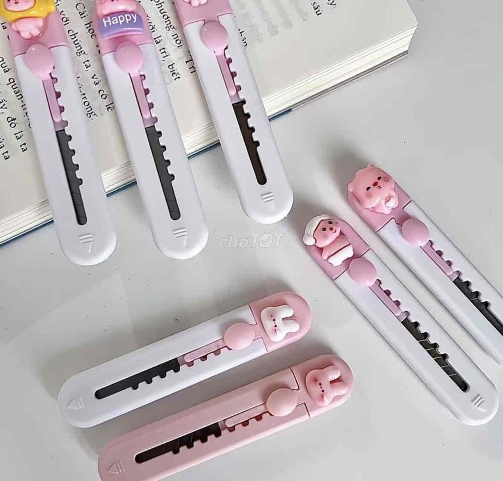 Dao rọc giấy nhựa nhiều màu. Mua bán Đồ dùng văn phòng tại Quận Bình Thạnh Tp Hồ Chí Minh được đăng bởi Xả kho phụ kiện xinh hình 1