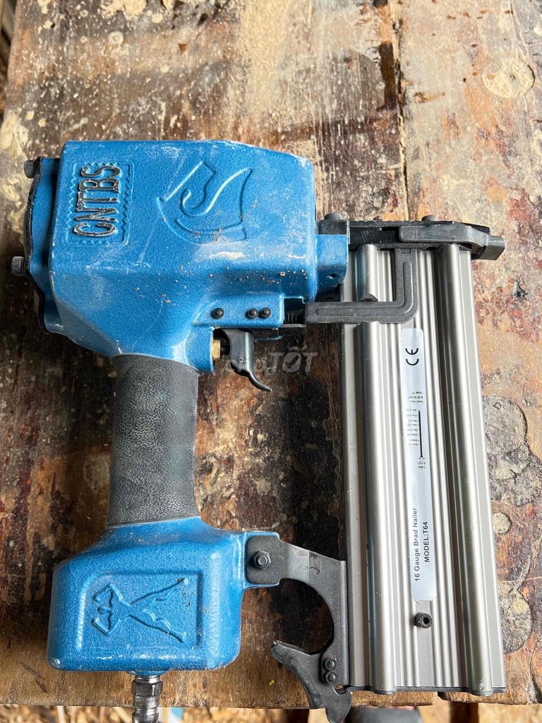 Thanh lý súng bắn đinh hơi Onters 16 Gauge – còn h