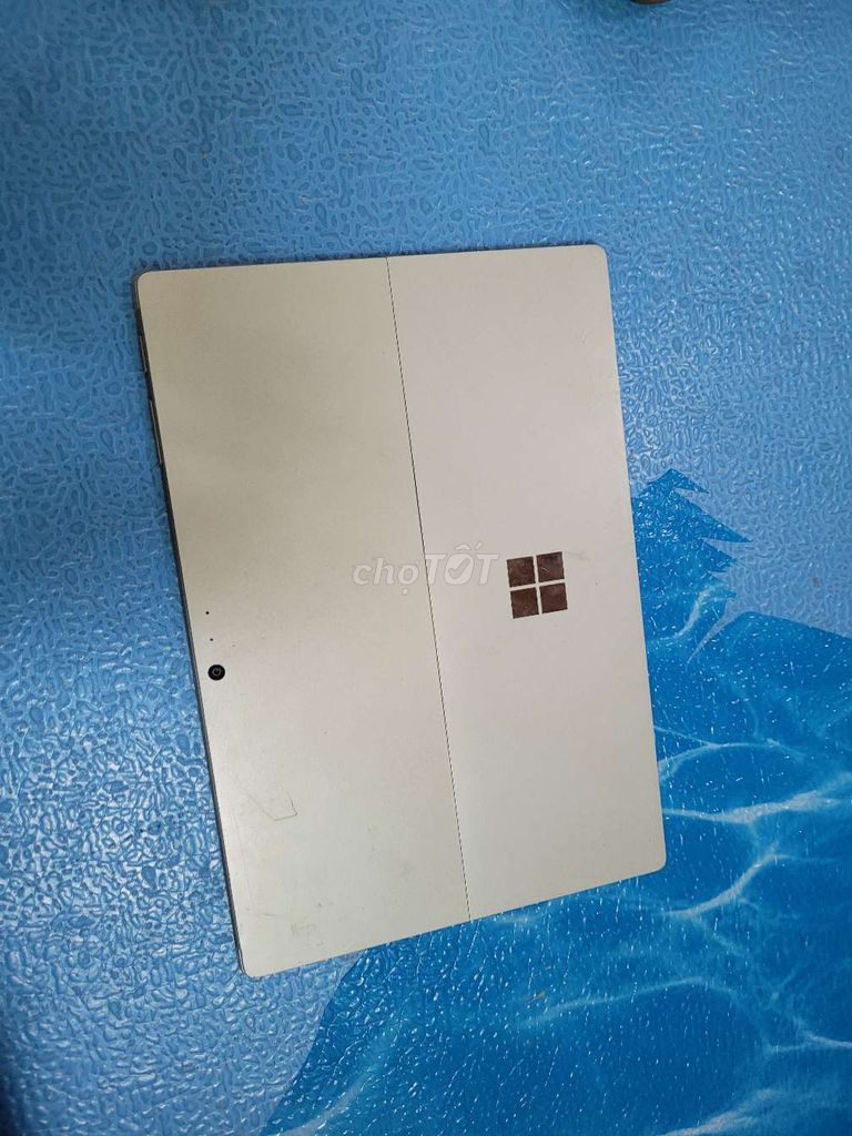 Surface pro 4 i5 ram 8g ssd 256