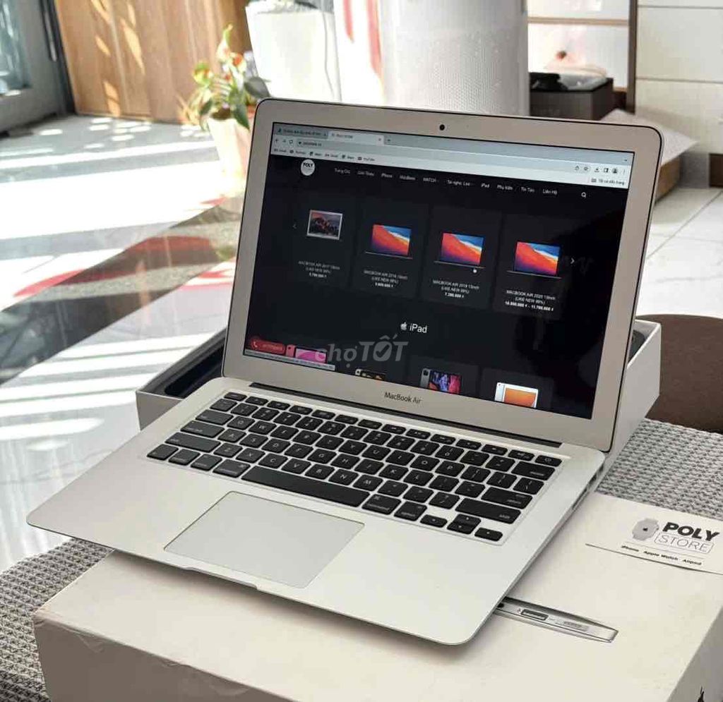 💻 𝐌𝐀𝐂𝐁𝐎𝐎𝐊 𝐀𝐈𝐑 𝟐𝟎𝟏𝟕 𝟏𝟑.𝟑𝐈𝐍𝐂𝐇 – 𝐒𝐈𝐋𝐕𝐄𝐑 99% 𝐅𝐔𝐋𝐋𝐁𝐎𝐗. Mua bán Laptop tại Quận Bình Tân Tp Hồ Chí Minh được đăng bởi POLY STORE APPLE hình 1