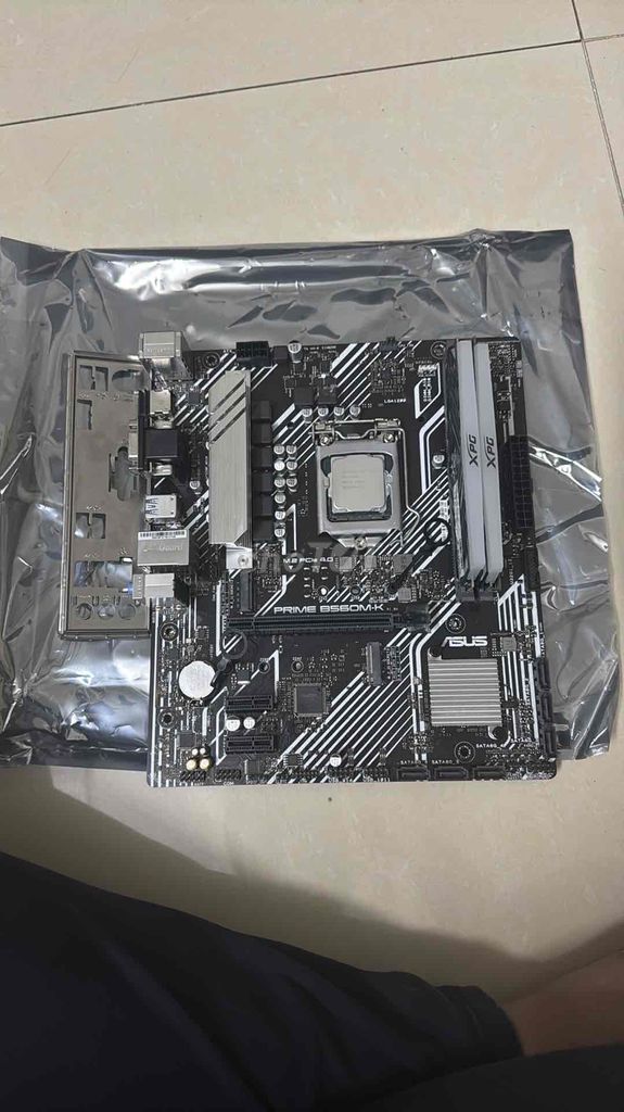 Cần bán combo main chip