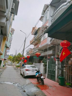 Nhà khung chính chủ  trung tâm TP. Hạ Long, Quảng Ninh, giá siêu hot. Mua bán nhà ở tại Thành phố Hạ Long Quảng Ninh được đăng bởi Nguyen Tuan