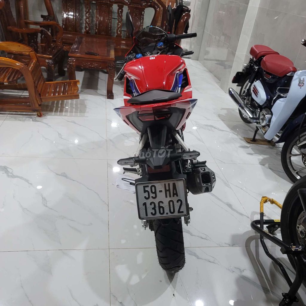 Cần bán cbr150r abs xe như mới 100% ODO :260km. Mua bán Xe máy tại Quận 12 Tp Hồ Chí Minh được đăng bởi Tiến  hình 4