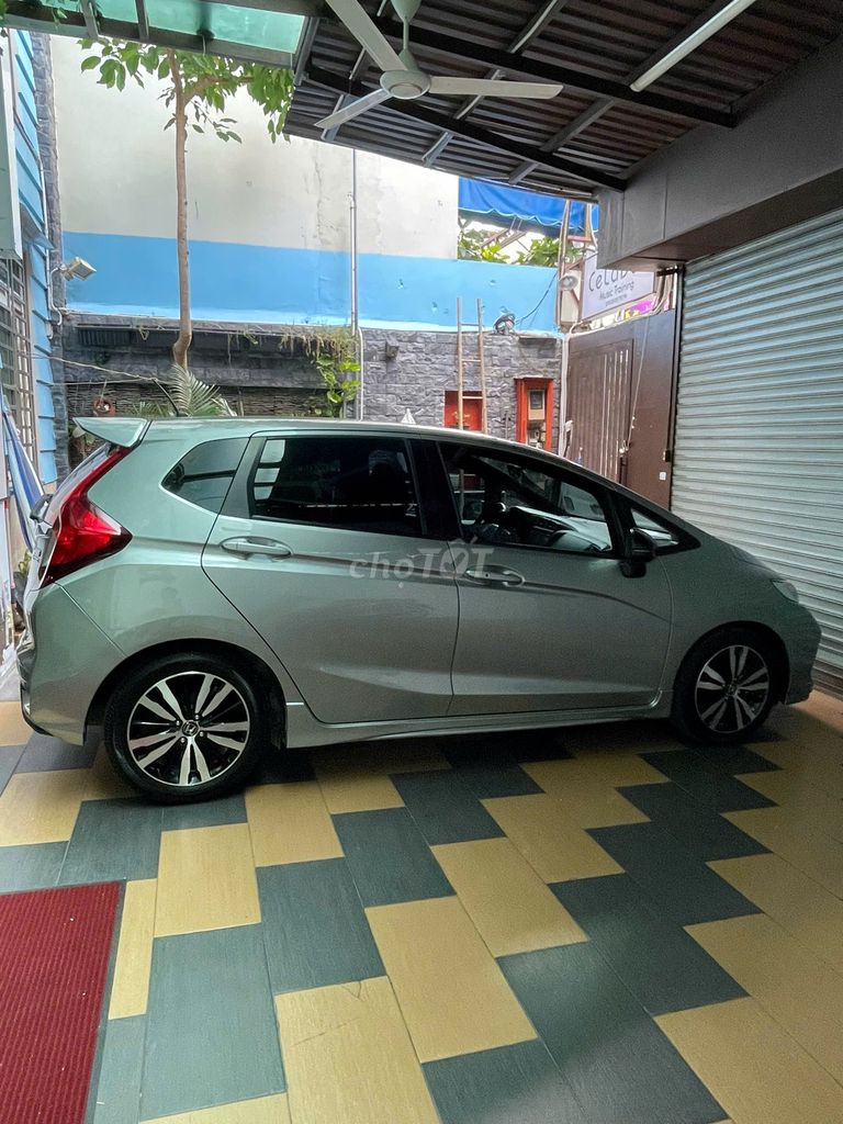 Honda Jazz 2018 RS - 61000 km. Mua bán Ô tô tại Quận Tân Phú Tp Hồ Chí Minh được đăng bởi Hiểu  hình 7