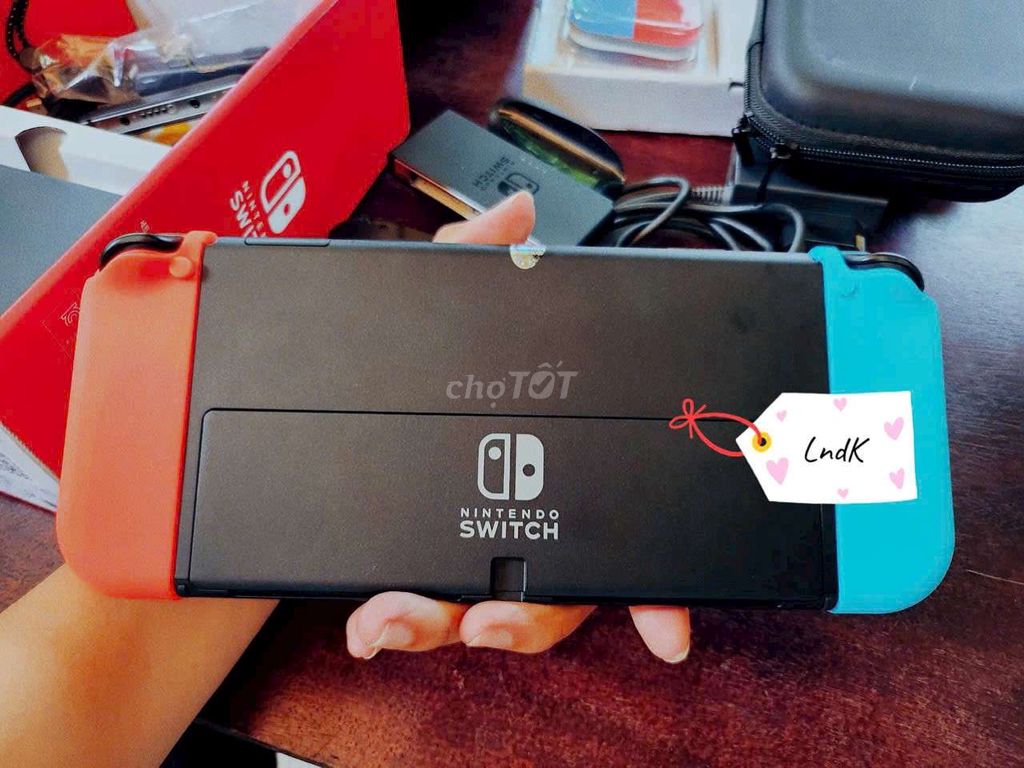 NINTENDO SWITCH OLED, full box, đầy đủ phụ kiện.