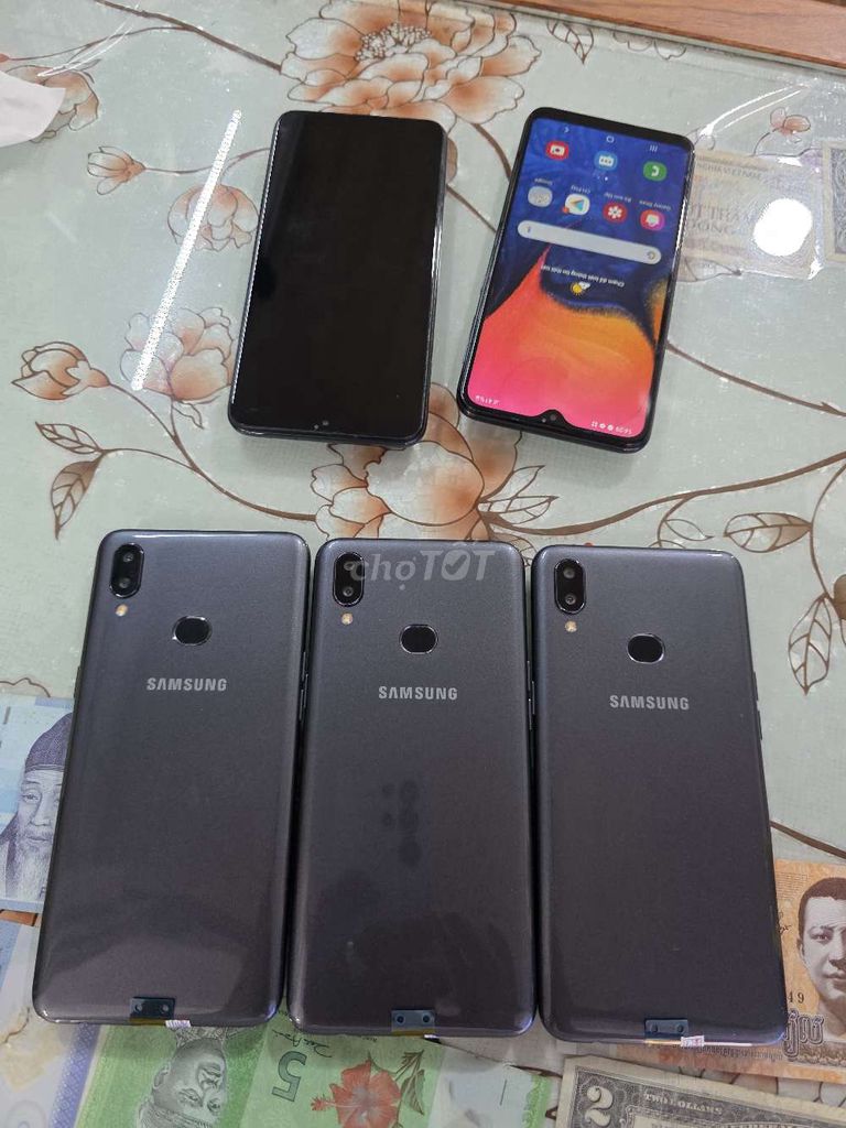 Samsung Galaxy A10 32GB Đen. Mua bán Điện thoại tại Thành phố Sóc Trăng Sóc Trăng được đăng bởi điện thoại giá sỉ 501lê Hồng Phong  hình 1