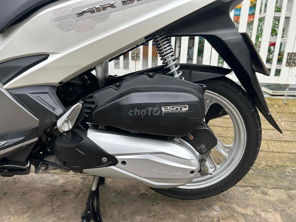 Honda Airblade 125Fi CHÍNH CHỦ khoá lớn. Mua bán Xe máy tại Thành phố Mỹ Tho Tiền Giang được đăng bởi Trân Phong hình 4