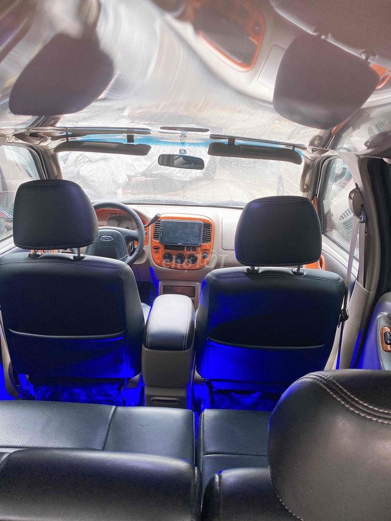 Ford Escape 2004 xe còn rất mới