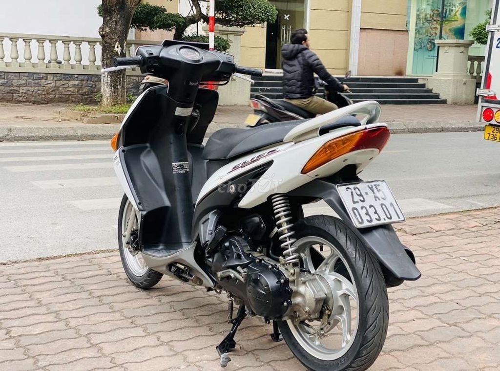 Xe honda Click màu trắng hà nội. Mua bán Xe máy tại Quận Cầu Giấy Hà Nội được đăng bởi Thế anh hình 4