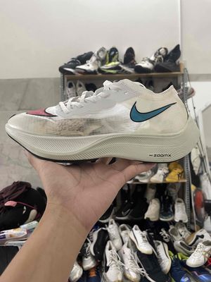 Nike Vaporfly (2Hand) Mới 99%. Mua bán Giày dép tại Quận Bình Thuỷ Cần Thơ được đăng bởi Tiệm Giày DELAD