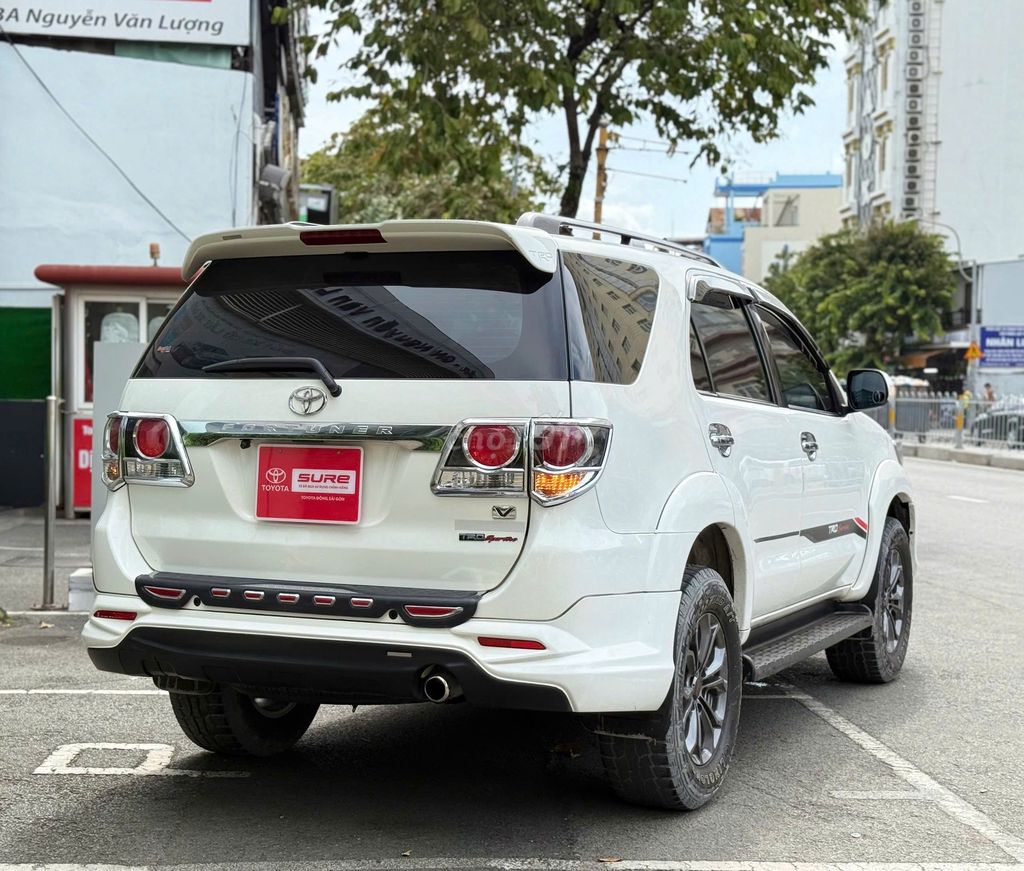 Toyota Fortuner 2016 2.7V TRD -  GIÁ CÒN GIẢM MẠNH. Mua bán Ô tô tại Quận Gò Vấp Tp Hồ Chí Minh được đăng bởi Mr Chánh TOYOTA SURE hình 5