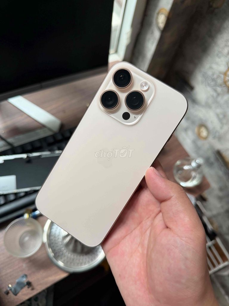 Apple iPhone 16 Pro 256GB Vàng. Mua bán Điện thoại tại Quận Thanh Xuân Hà Nội được đăng bởi Luu Hong Phu hình 1