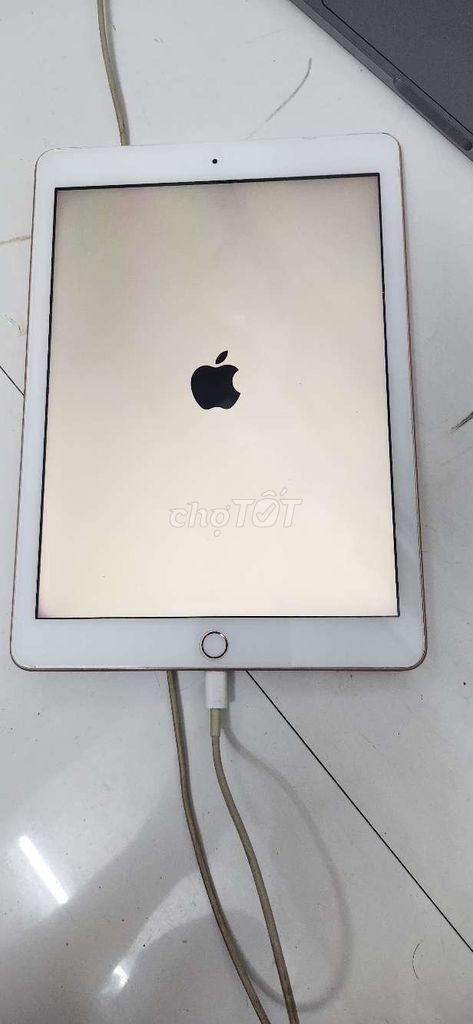 Bán xác  iPad gen 6 sim 4g 128gb WiFi máy đẹp lên