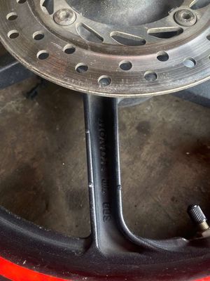 Bán cặp mâm bcr và bình xăng  hãng hon da. Mua bán Phụ tùng xe tại Huyện Củ Chi Tp Hồ Chí Minh được đăng bởi dương