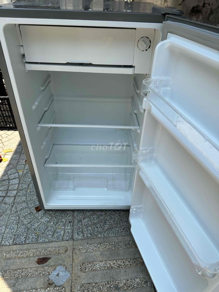 thanh lý tủ lạnh mini elextruluc 90lít còn mới ken