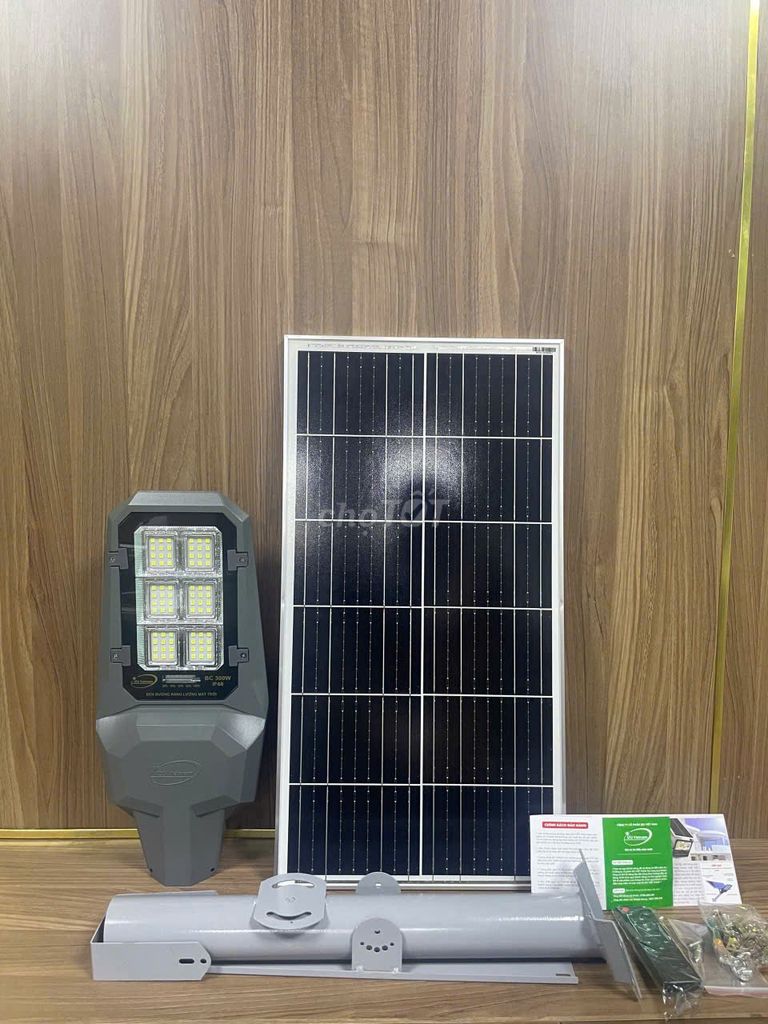 Đèn năng lượng mặt trời IZU Việt Nam BC 500W. Mua bán Đèn tại Huyện Hòa Vang Đà Nẵng được đăng bởi Điện NL MT Izu hình 1