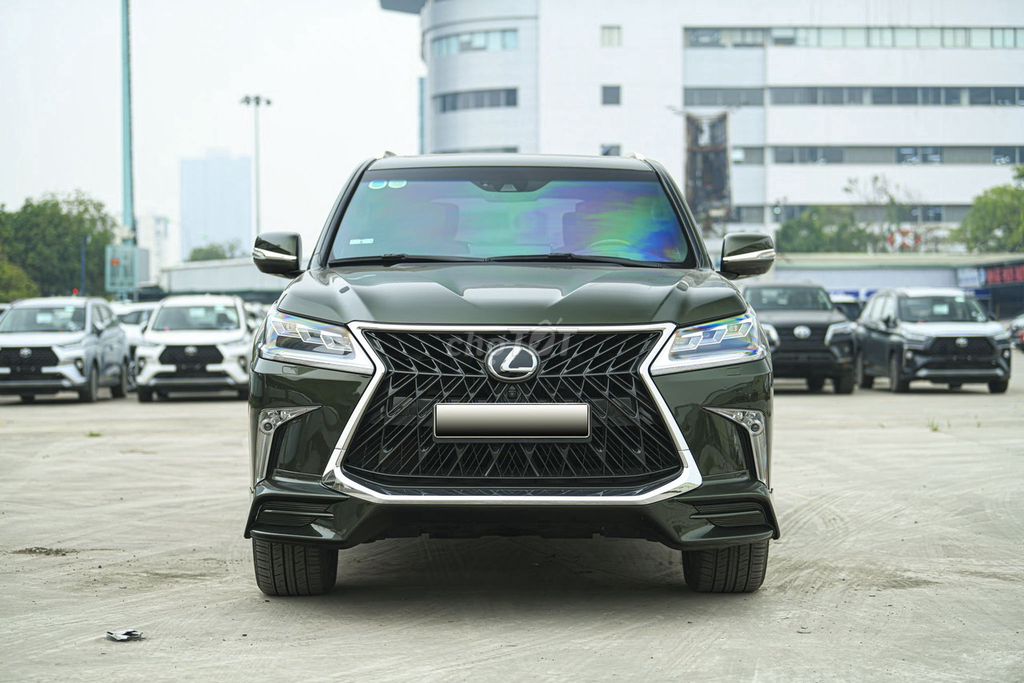 Lexus LX570 MBS 4chỗ Vip nhập Trung Đông sx 2021