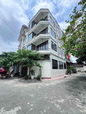 BÁN NHÀ GÓC 2 Mặt Tiền có Thang máy Thủ Đức