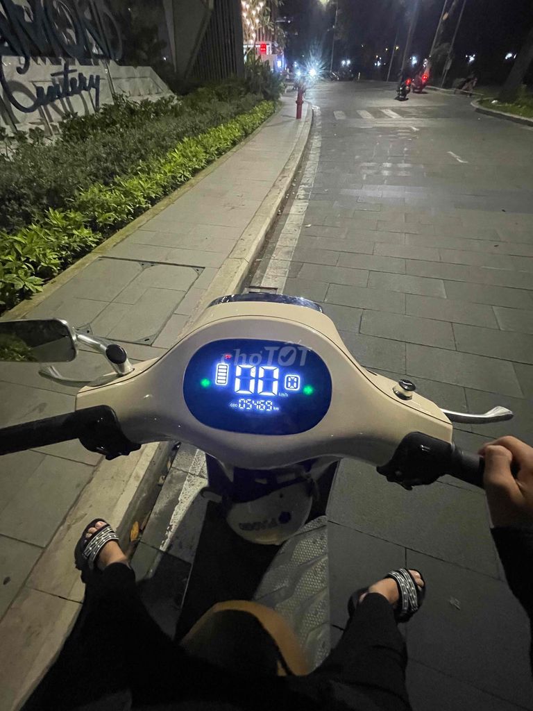 Xe máy điện Yadea Orla màu Kem. Mua bán Xe điện tại Quận Tân Bình Tp Hồ Chí Minh được đăng bởi Tên chưa cung cấp hình 9