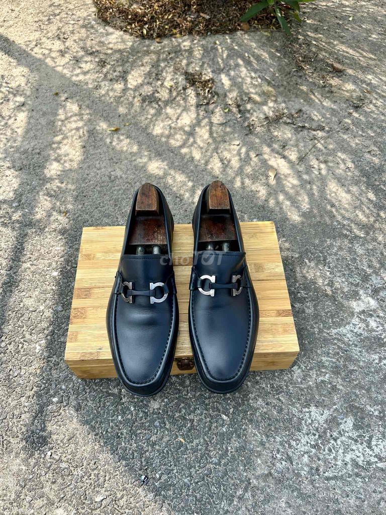 Salvatore FERRAGAMO ( mocasin Gancin) mới 23trieu