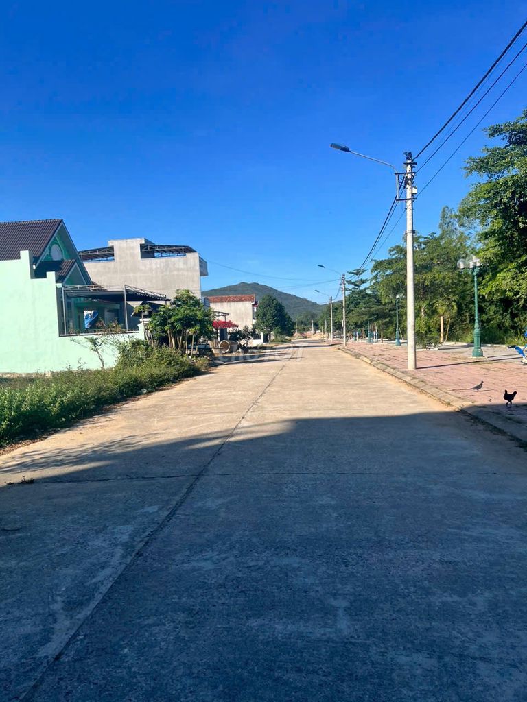 đất chính chủ 10x19m, mặt tiền đường 16m, full thổ cư, 9tr/m2 đất chính chủ 10x19m, mặt tiền đường 16m, full thổ cư, 9tr/m2