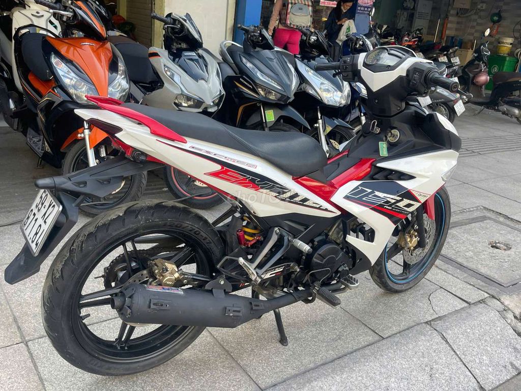 Yamaha Exciter 150 2017 Trắng Đỏ Đen. Mua bán Xe máy tại Quận Tân Phú Tp Hồ Chí Minh được đăng bởi Tuanduy hình 2