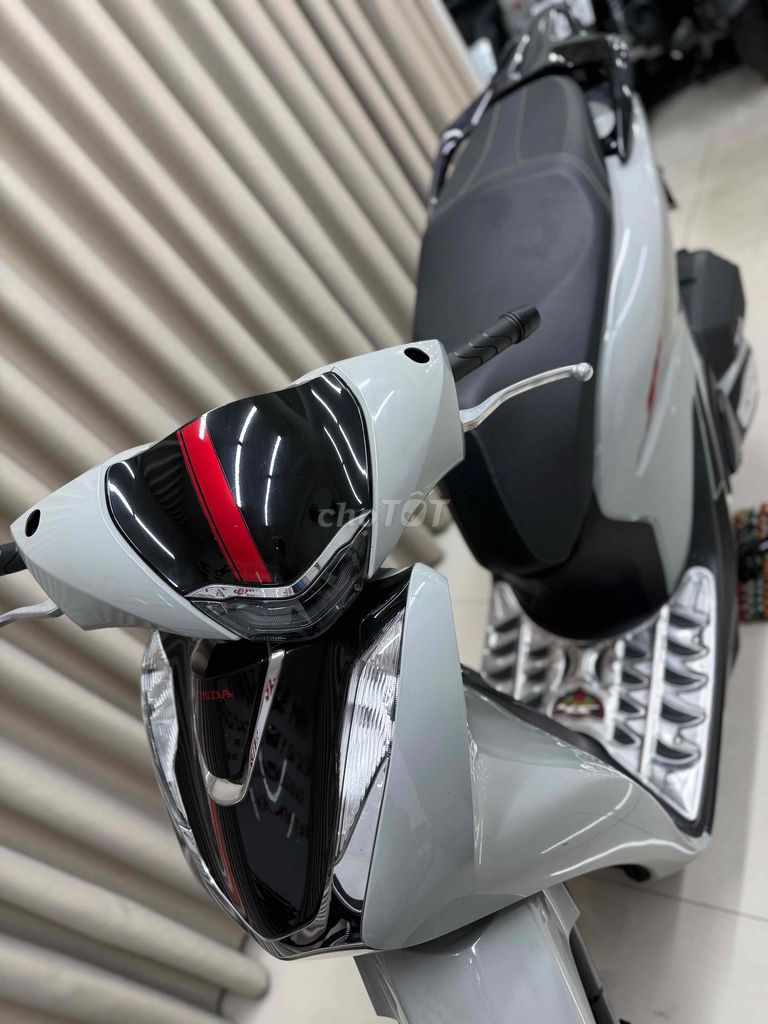 SH 125abs cực đẹp có bán trả góp ‼️nợ 6👍. Mua bán Xe máy tại Quận Thanh Khê Đà Nẵng được đăng bởi THẾ MẪN CHUYÊN XE LƯỚT CÓ BÁN TRẢ GÓP  hình 9