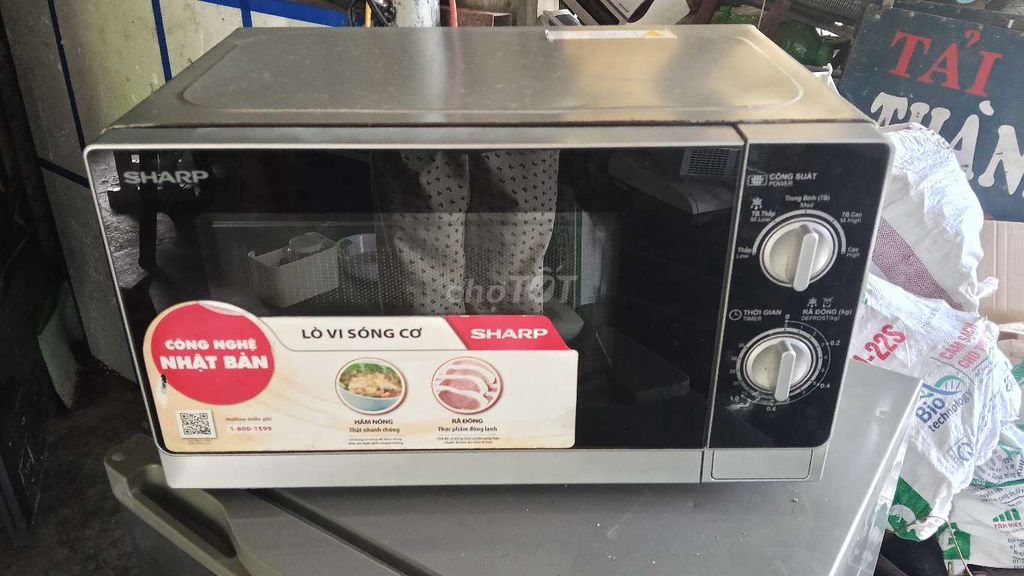 Lò vi sóng Sharp Bạc. Mua bán Bếp, lò, đồ điện nhà bếp tại Quận Sơn Trà Đà Nẵng được đăng bởi Nguyễn thị tú anh hình 1