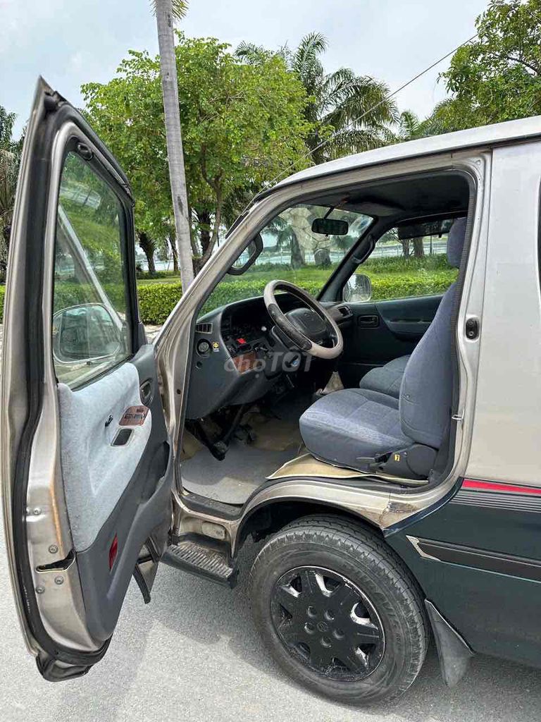 Toyota Hiace 12 chỗ đời 2004. Mua bán Ô tô tại Quận 12 Tp Hồ Chí Minh được đăng bởi A Kha hình 6
