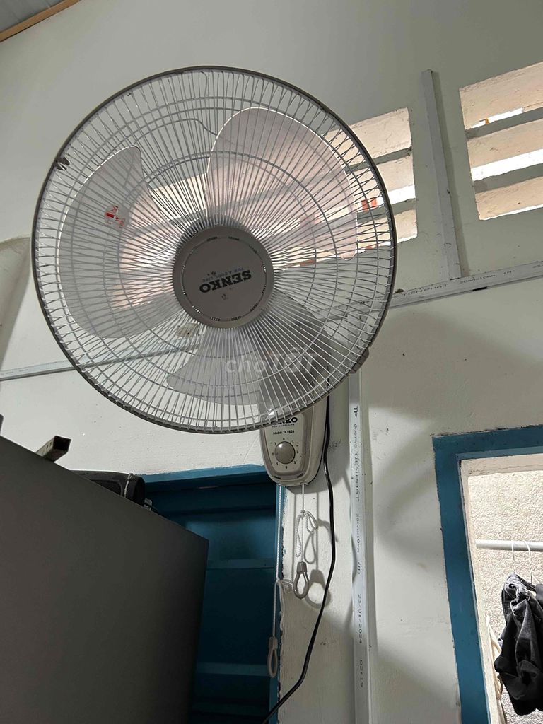 Senko TC1626 Quạt treo tường Trắng 40cm. Mua bán Quạt tại Thành phố Dĩ An Bình Dương được đăng bởi Trần Thị Hoà hình 1