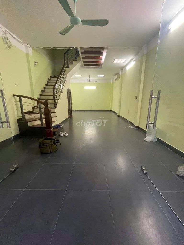 Дом в переулке ул. Ха Йен, 60 кв.м, 5 этажей, под офис, курсы, онлайн-бизнес