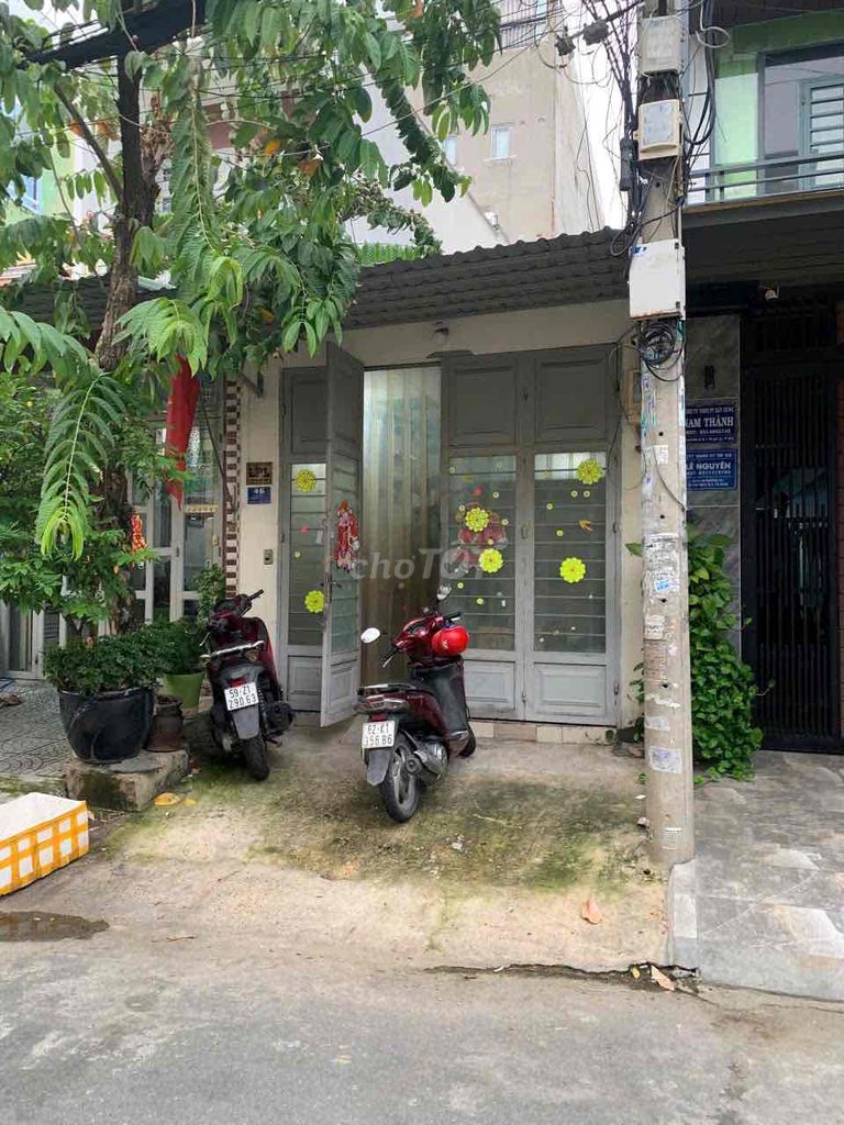 Bán nhà cấp 4 mặt tiền đường số 25 Quận 7