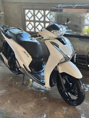 cần bán xe sh 125cc đã qua sử dụng bh thường xuyên. Mua bán Xe máy tại Huyện Hòa Vang Đà Nẵng được đăng bởi le van hien