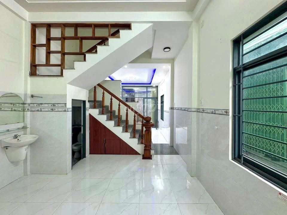 Nhỉnh 3 tỷ - bán nhà 3 tầng - 43m2 - ôm góc hẻm cạn thanh niên Nhỉnh 3 tỷ - bán nhà 3 tầng - 43m2 - ôm góc hẻm cạn thanh niên