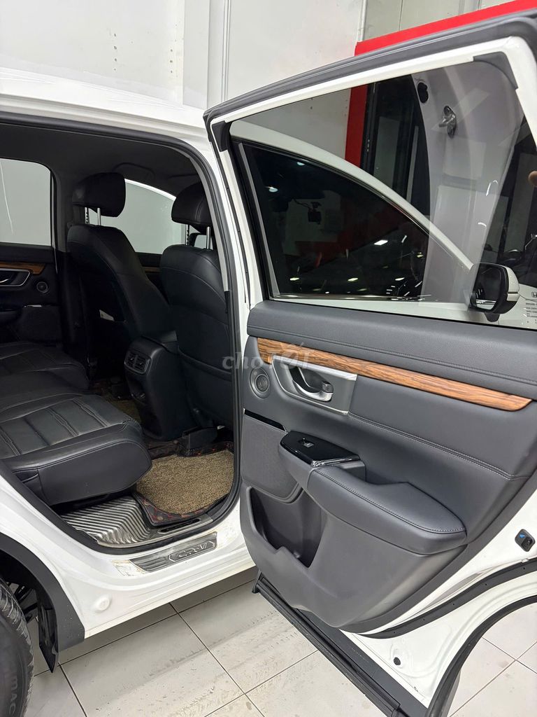 Honda CR V 2023 G - 13000 km. Mua bán Ô tô tại Quận Tân Phú Tp Hồ Chí Minh được đăng bởi Dai hình 9