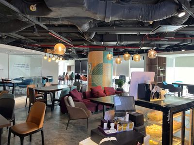 [BAO CƠM] 5 NHÂN VIÊN PHỤC VỤ BÀN QUẬN ĐỐNG ĐA