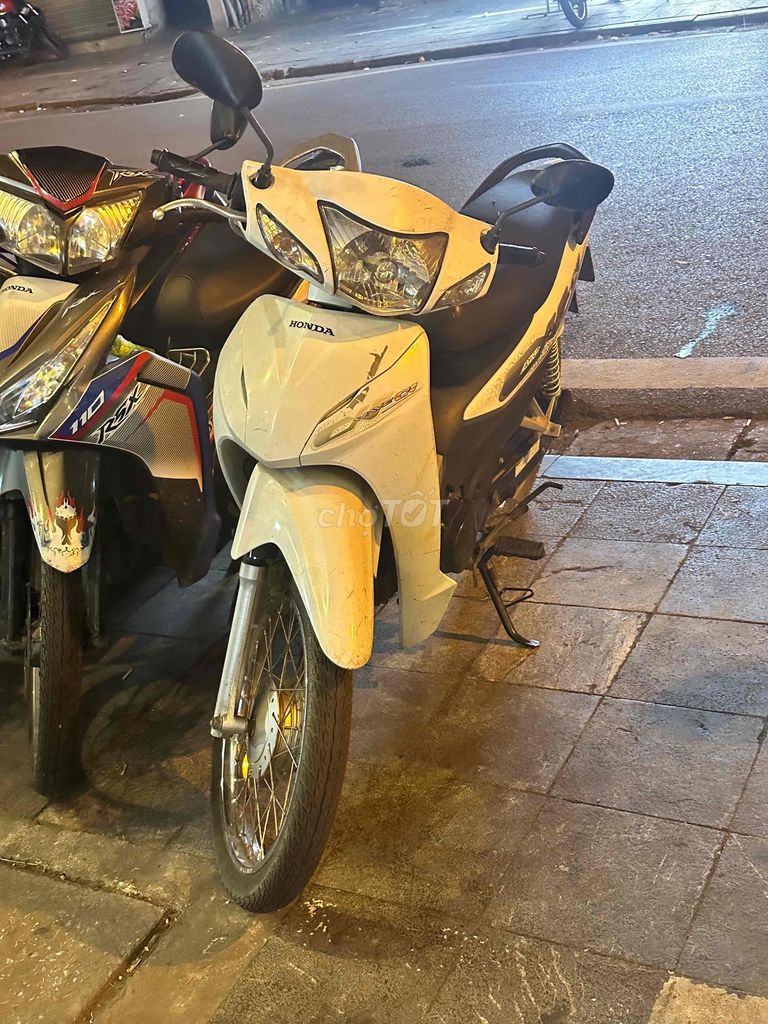 mình cần bán. Mua bán Xe máy tại Quận Hoàn Kiếm Hà Nội được đăng bởi Lại Duy Nam hình 1