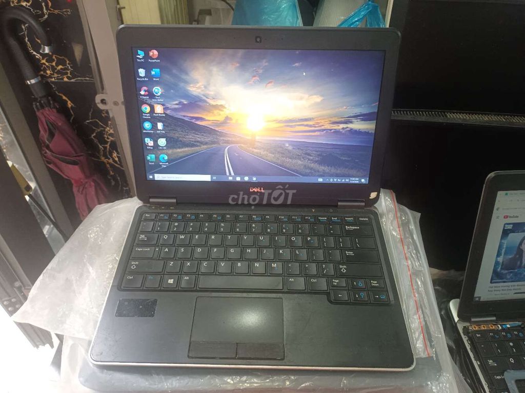Dell Latitude E7240 mini  i5-4310U Ram8gb ssd120gb. Mua bán Laptop tại Quận Hải Châu Đà Nẵng được đăng bởi Anh Lý hình 1