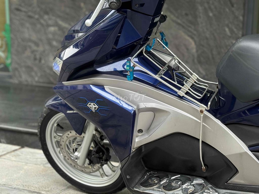 Honda Air blade 125 2017 đèn led 29B1-650.50. Mua bán Xe máy tại Quận Ba Đình Hà Nội được đăng bởi Xe Máy Nam Thi hình 2