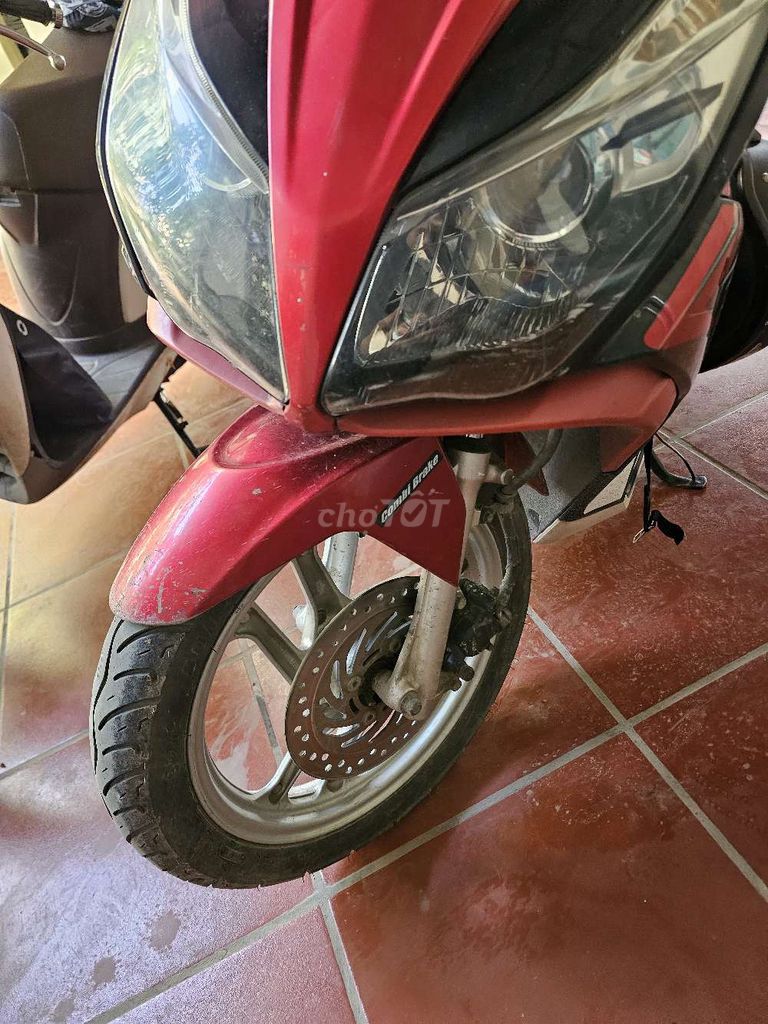 Honda Air Blade 2013 màu Đỏ. Mua bán Xe máy tại Huyện Hoài Đức Hà Nội được đăng bởi thuantran hình 4