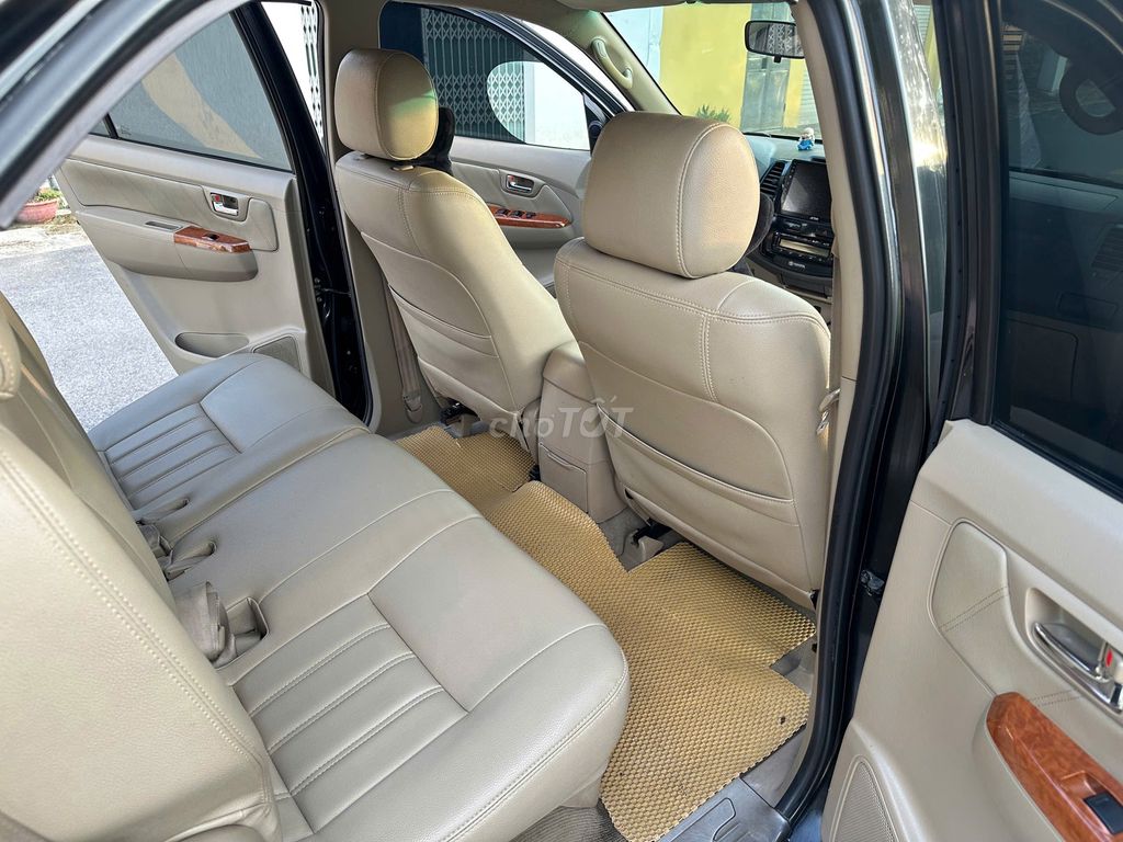 Toyota Fortuner 2.7V 4x4AT cuối 2011 tự động 2 cầu. Mua bán Ô tô tại Huyện Sóc Sơn Hà Nội được đăng bởi Salon Auto Đào Hằng hình 5