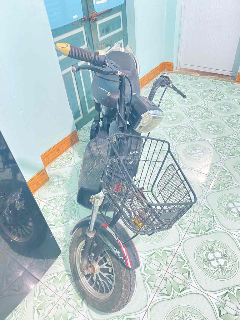 Xe đạp điện Momentum 35T màu đen đã dùng. Mua bán Xe điện tại Thành phố Vĩnh Yên Vĩnh Phúc được đăng bởi nguyễn đức huy  hình 2