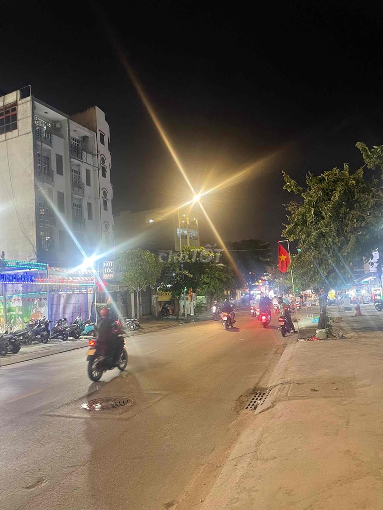 🍀5.7T trung tâm BÌNH THẠNH-57 m2- 4 TẦNG BTCT SÂN THƯỢNG 5 Pn có sân r