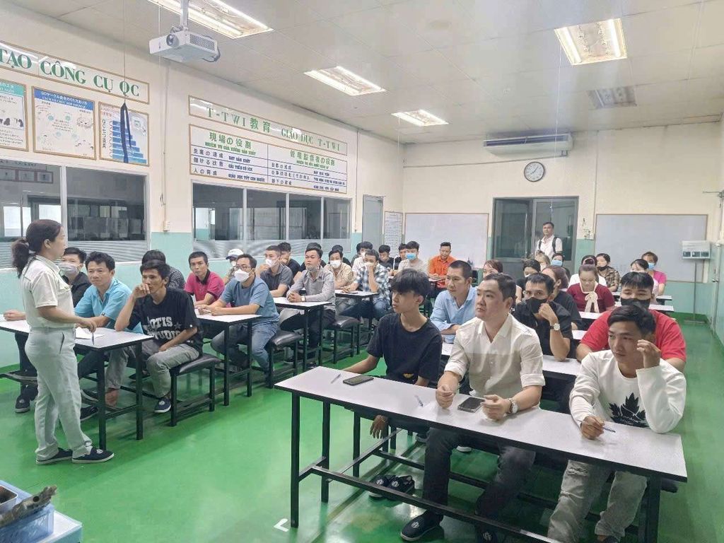 CẦN GẤP NAM,NỮ CHÍNH THỨC ,THỜI VỤ. Việc làm Công nhân tại Quận 7 Tp Hồ Chí Minh được đăng bởi Lâm Nguyễn hình 1
