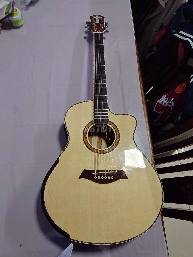 Guitar koa cao cấp. Mua bán Nhạc cụ tại Thành phố Hội An Quảng Nam được đăng bởi Nam Trần hình 1
